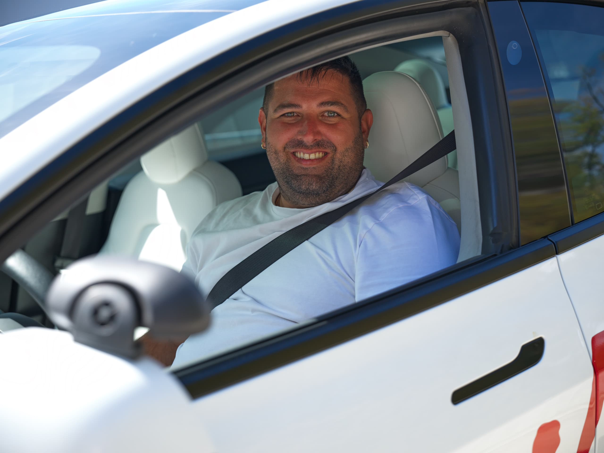 Tomi Caleta am Auto